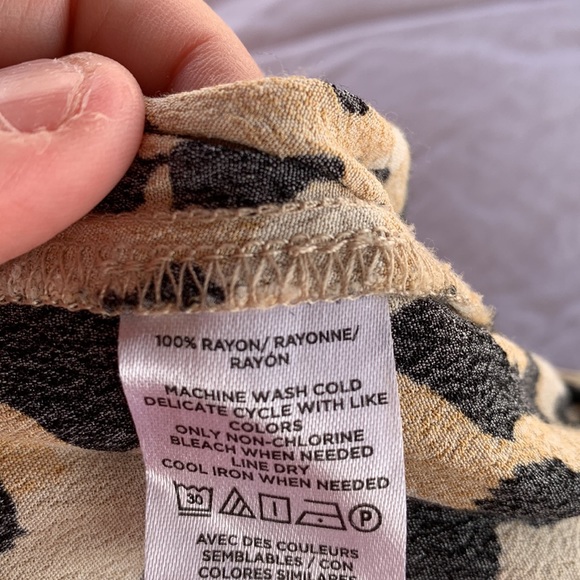 Ann Taylor Loft Outlet Leopard Print
Mini Skirt - Picture 3 of 3